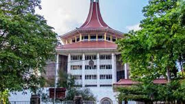 Banks can proceed against guarantors without suing principal debtor first: SC