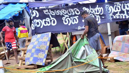 Protesters remove tents in Galle Face