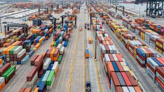 Looming trade crisis puts Sri Lanka on edge