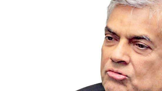 Ranil has no intention of forming new group : Abeywardena