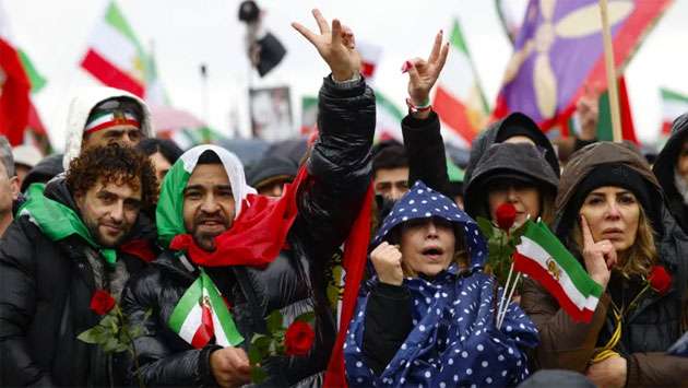 Hundreds of thousands join Iran protests around the world