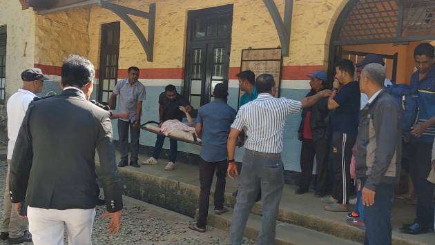 Russian tourist dies after falling from Badulla-Colombo train when taking selfie