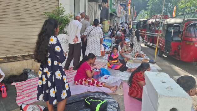 Crowds gather for Kandy’s Esala festival