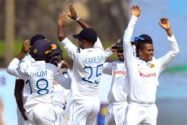 Sri Lanka embarassed in Galle after strange selections