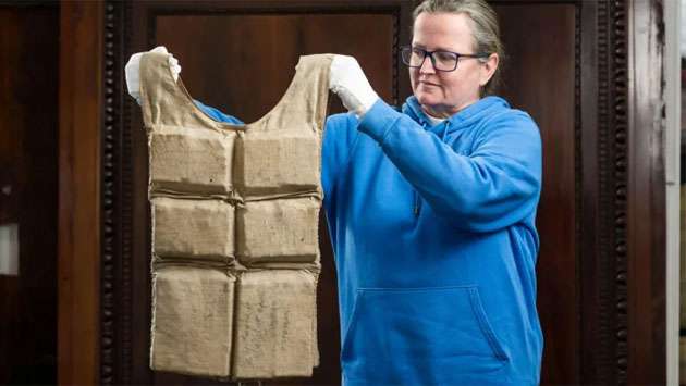Titanic life jacket sells for £670,000 at auction