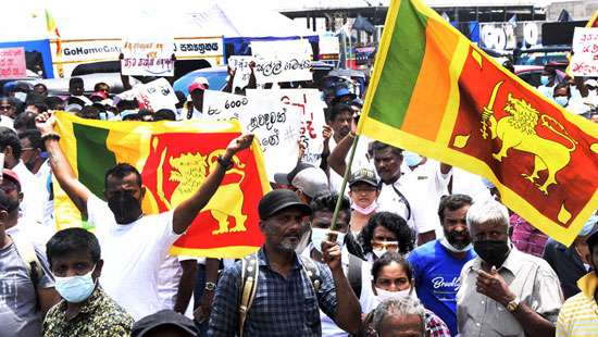 Grama Niladharis join protest at Galle Face Green