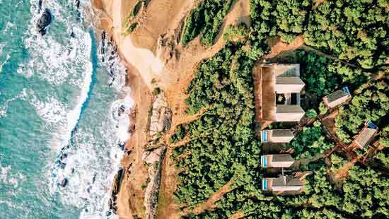 8 Romantic Getaways Secluded in Nature