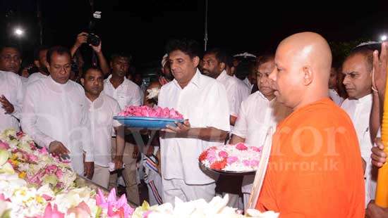 Sajith obtains blessing