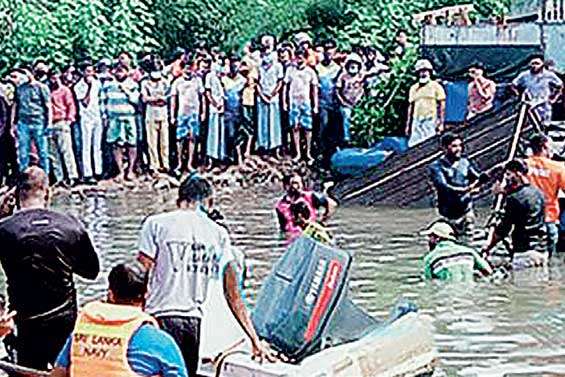 Passenger ferry capsizes in Kinniya Residents attack SLMC MP’s Kinniya house