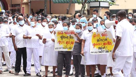 Health workers stage protest