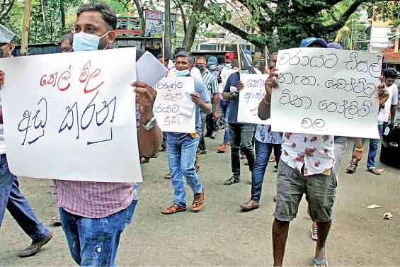 Multi-Day Fishing Crafts Owners Association stage protest