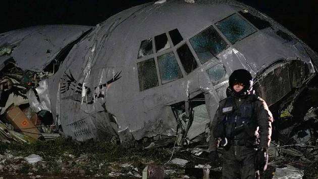 At least 15 killed after military plane carrying banknotes crashes in Bolivia