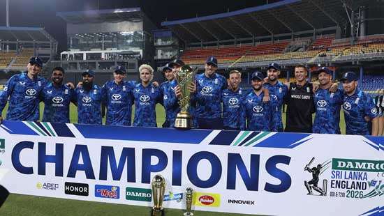 England clinch ODI series