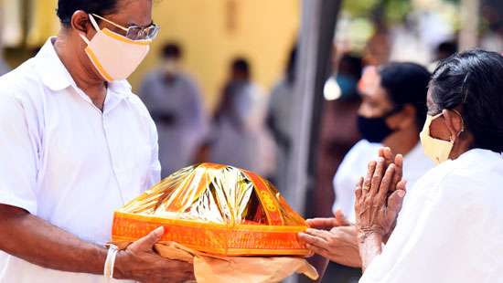 Seeking blessings on Navam Poya