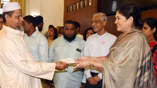 CMC hands over cheques to registered mosques