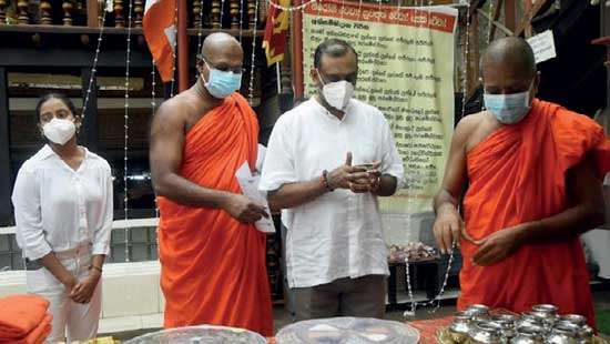 Newly appointed AG visits Gangaramaya Temple