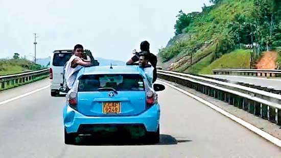 Car driven recklessly on expressway Police quizes driver and passengers