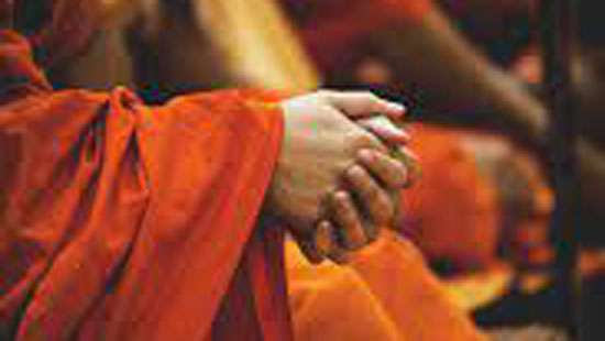 Mysterious death of Seeduwa temple chief priest; luxury vehicle from temple goes missing