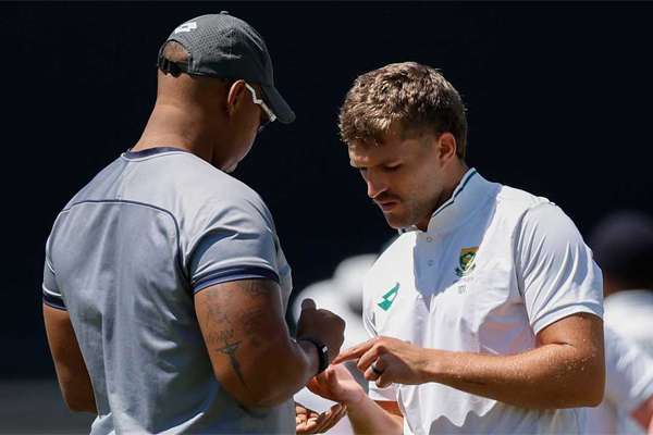 Injury blow for South Africa as all-rounder exits Sri Lanka series