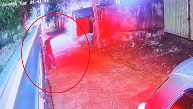 Gunmen open fire at Devinuwara house