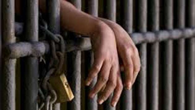 Lawyer linked to courtroom killing remanded