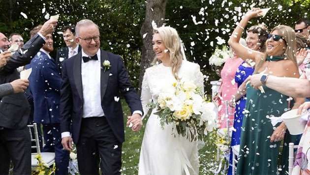 Australian prime minister becomes first to wed in office
