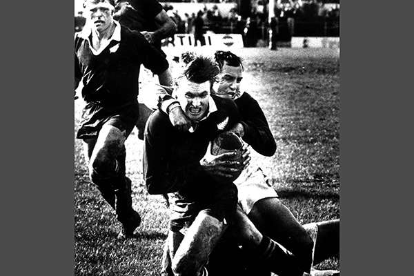 https://www.dailymirror.lk/sports/Riots-barbed-wire-S-Africas-stormy-1981-rugby-tour-of-New-Zealand/322-270063