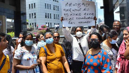 Protest at customs...