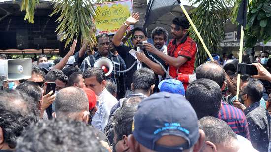 Protests against govt. in Colombo