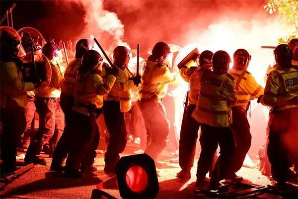 Aston Villa: Four officers injured in clashes with Legia Warsaw fans