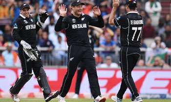 New Zealand stun India by 18 runs to reach World Cup final