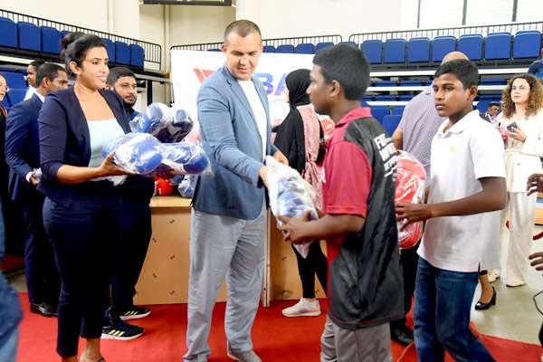 IBA donates $50,000 to develop boxing in Sri Lanka