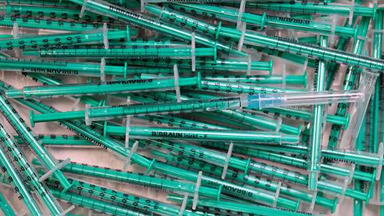 WHO warns of shortage of 1-2 bln COVID vaccine syringes