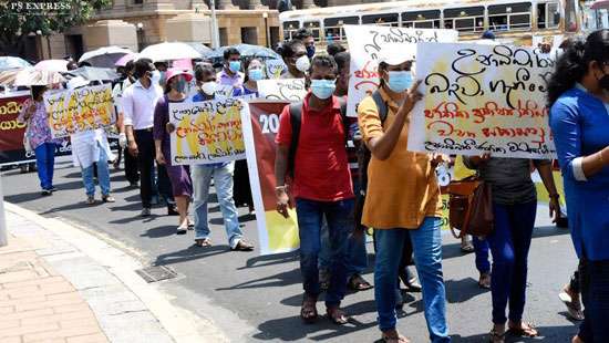 Underemployed graduates in protest