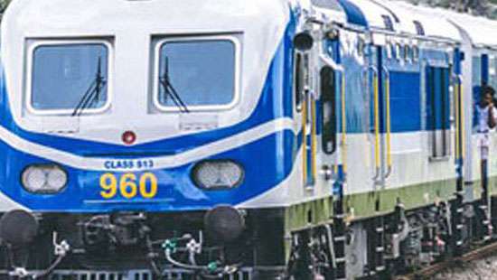 Train delays possible due to derailment between Diyatalawa, Haputale