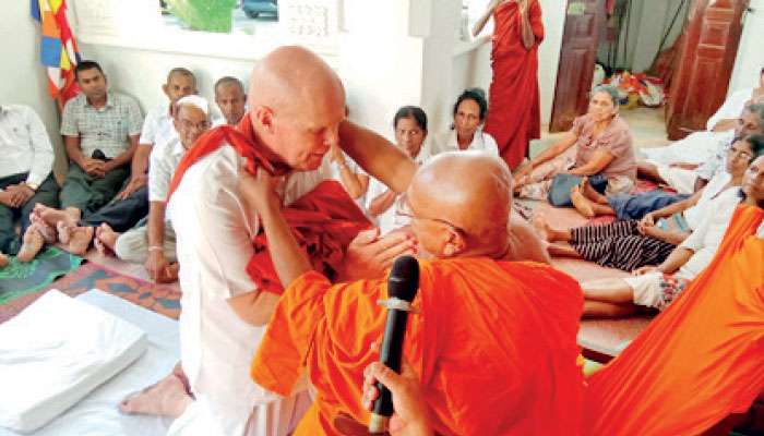 Englishman ordained at Vijeyananda temple