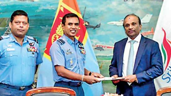 SLAF, Sri Lankan sign MoU