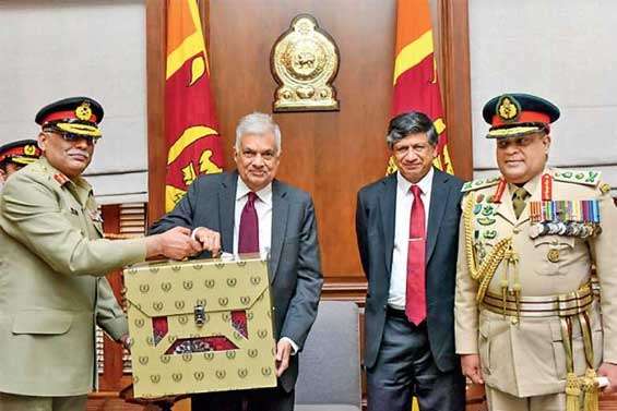 General Sahir Shamshad Mirza meets President Ranil Wickremesinghe