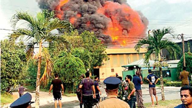 Fire engulfs perfume factory at Boralugoda industrial zone