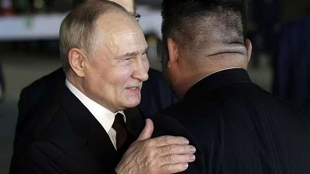 Putin meets Kim Jong-Un