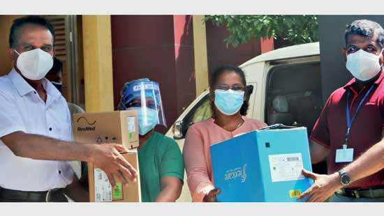 Maliban staff donates essential ICU equipment to Covid-infected patients