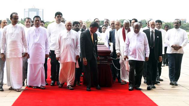 Parliamentarians pay last respects to Sampanthan