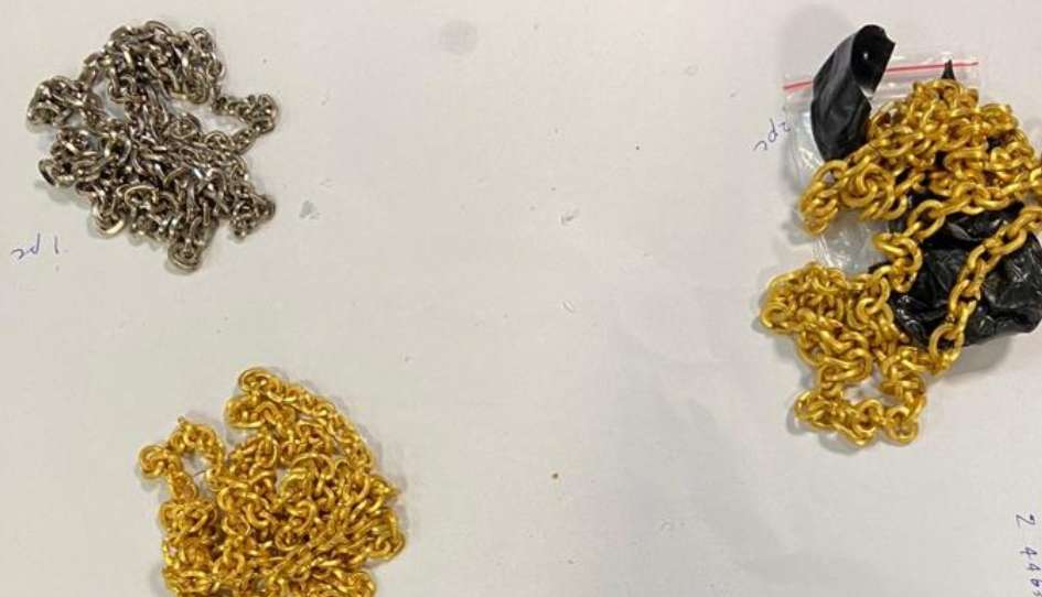 Three Indians nabbed with gold jewellery worth Rs.18mn