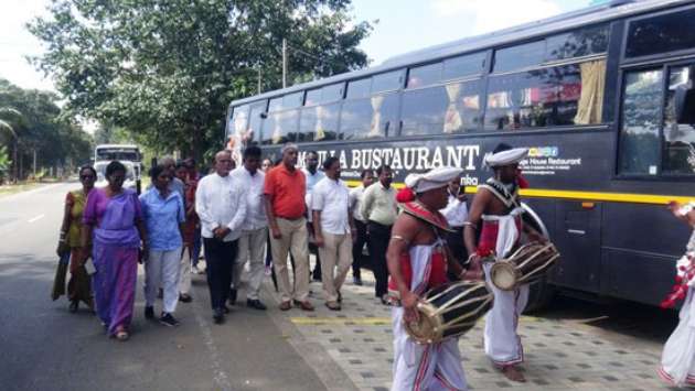 New luxury tourism bus ‘Bustaurant’ launched in Dambulla