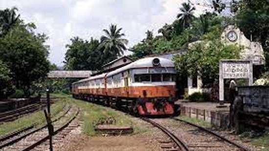 Kelani Valley trains run only up to Kosgama for three days: Railways Dept.