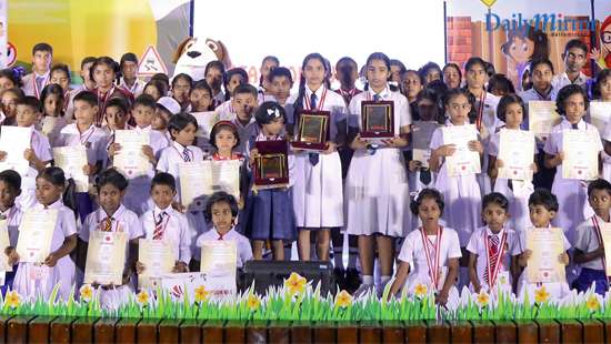 Fashion Bug rewards Sri Lanka’s budding artists at Roo Siththam 2019