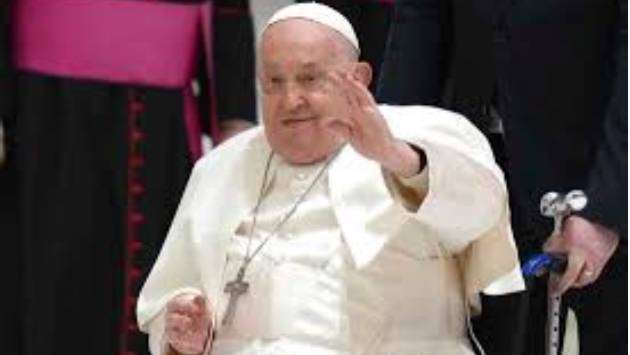 Pope Francis shows slight improvements in overall complex medical picture