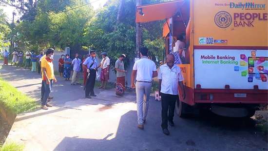 People’s Bank launches Mobile Banking Unit in Gampaha bringing banking services to customers’ doorsteps