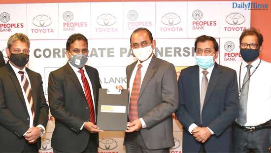 People’s Bank Ties up with Toyota Lanka (Private) Limited to mark another strong relationship in the Corporate Sector