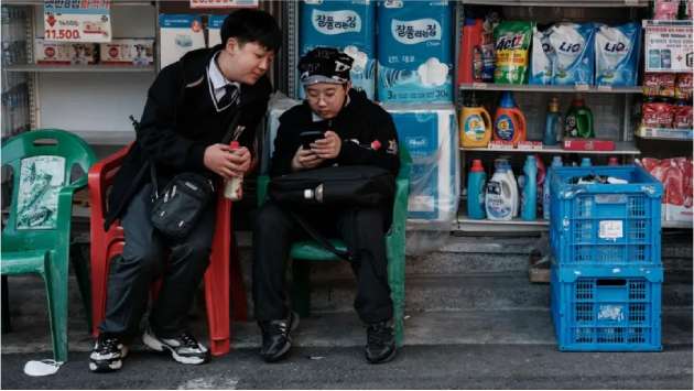 South Korea bans phones in school classrooms nationwide